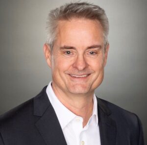 Headshot_ForrestGist